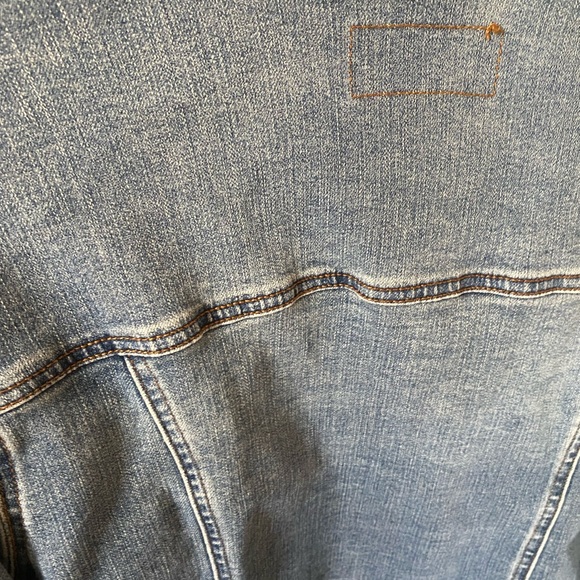 Jean Jacket Excellent Worn Condition Size L Denim No Flaws Noted Classy Casual - Picture 7 of 8